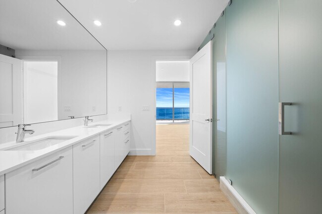 Building Photo - 153 N Seabreeze Blvd