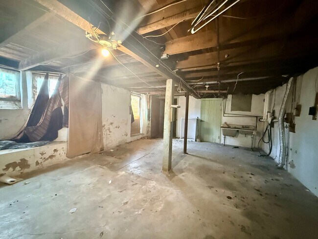 Building Photo - 441 Walnut St