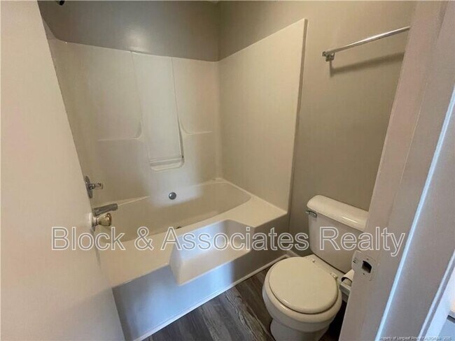 Building Photo - 3392 Galleria Dr