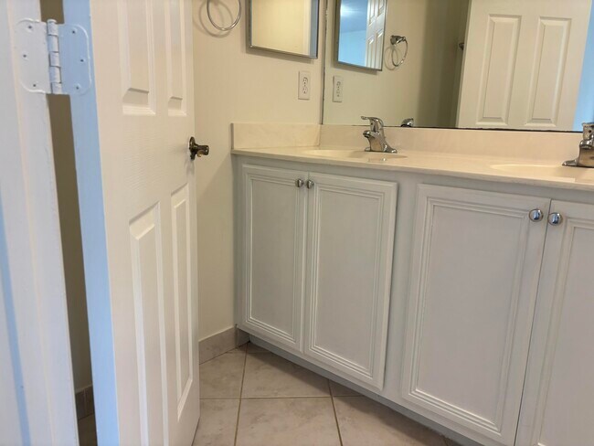 Building Photo - 22118 Majestic Woods Way