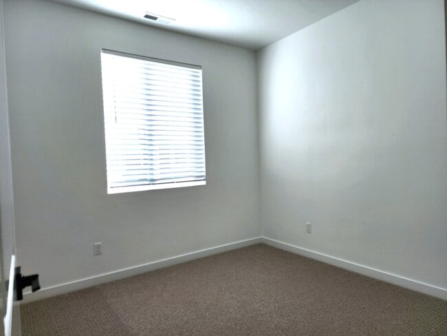 Building Photo - 12267 W Endsley Ln