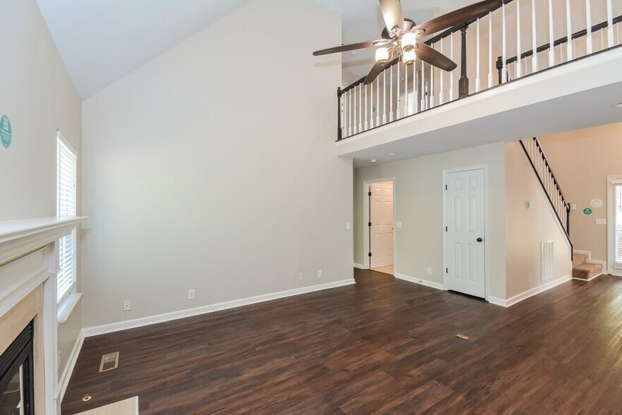Building Photo - 6553 Broken Bow Dr