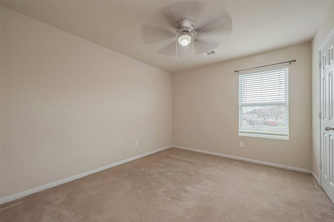 Building Photo - 13510 Dahlia Green Way
