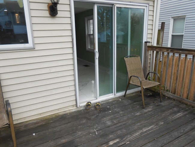 Building Photo - 114 Milne St