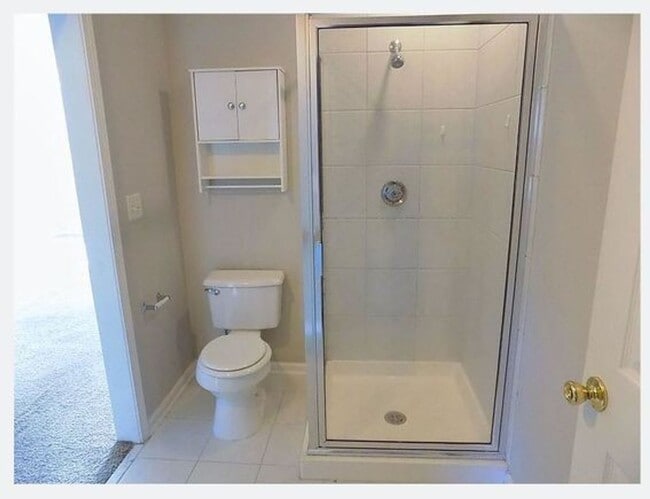 Building Photo - Spacious Condo with Expansive Pond Views