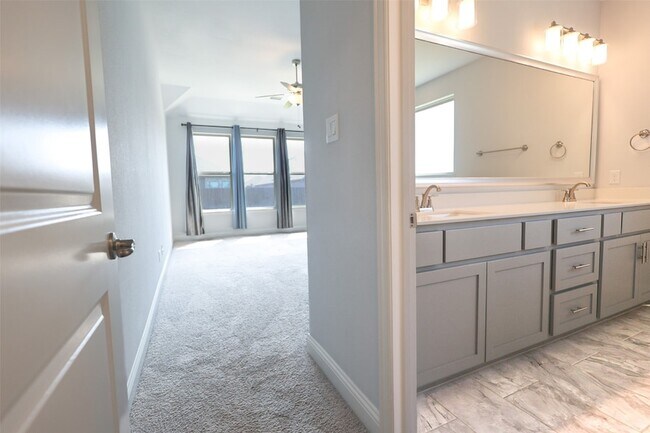 Building Photo - 317 Monument Hill Dr