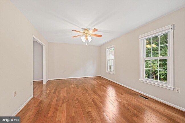 Building Photo - 9760 Hatmark Ct