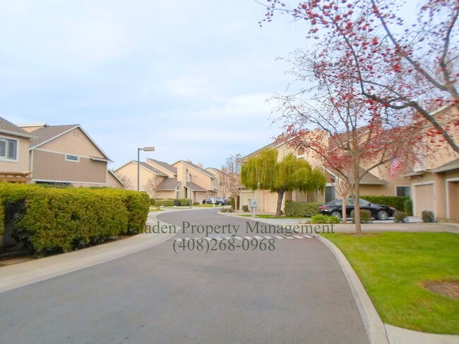 Building Photo - Remodeled Almaden Townhome in Great Location! Award Winning Schools! Central A/C!!