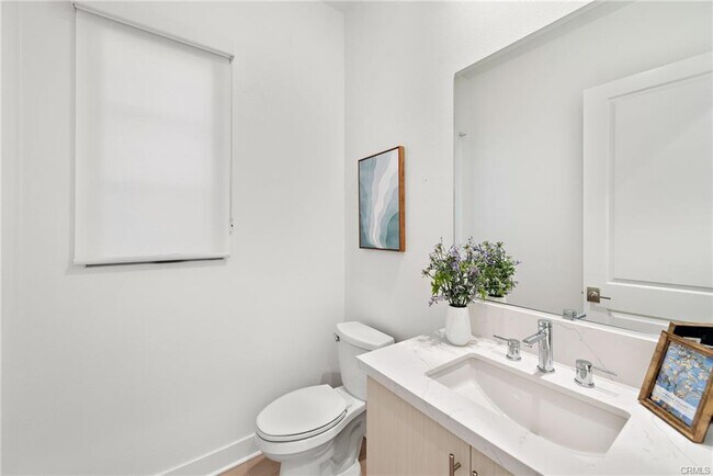 Building Photo - 215 Sutters Ml