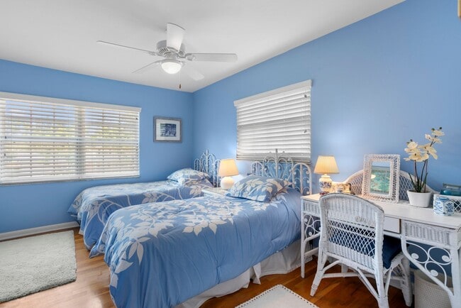 Building Photo - 4 bed, 3ba, 2 car garage home in Culbreath Heights