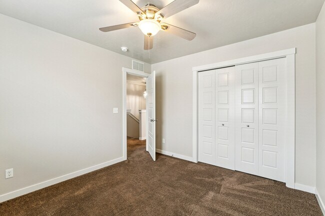 Building Photo - 2914 W Sunny Cove St