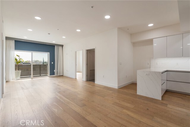 Building Photo - 820 S Wilton Pl