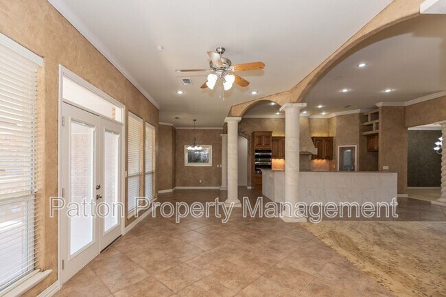 Building Photo - 6910 Logan Pl