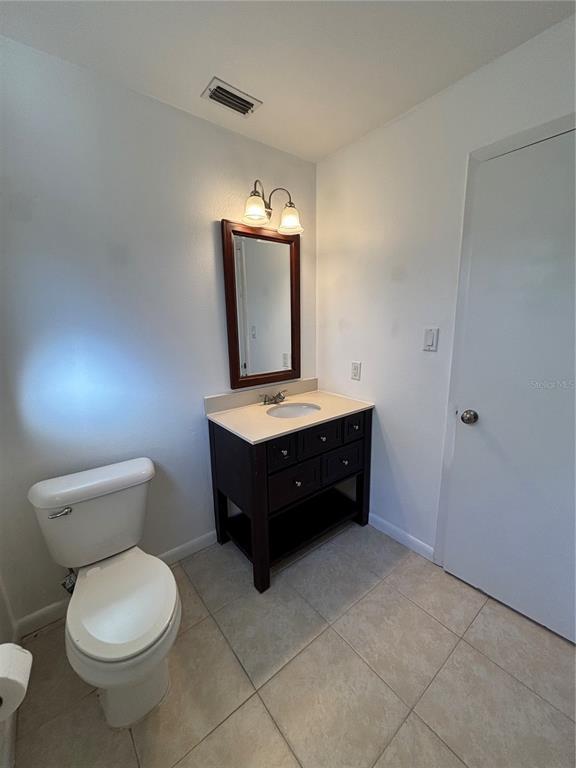 Building Photo - 1761 Lakeview Village Dr