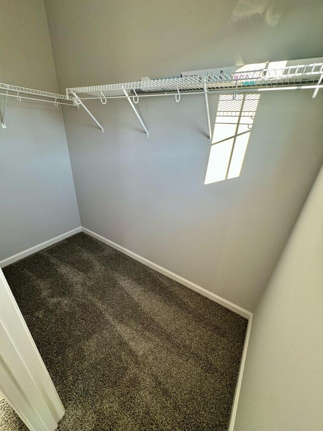 Building Photo - 636 Morven Park Dr