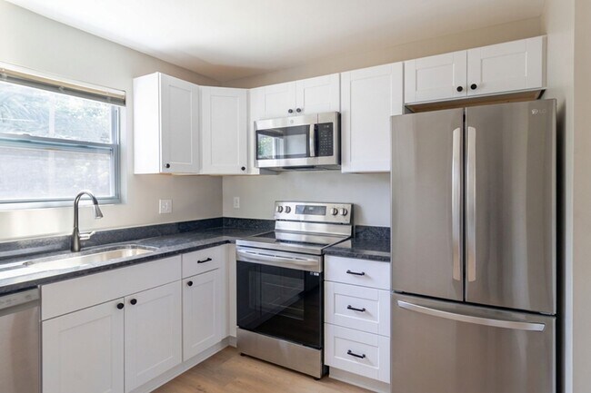 Building Photo - 1345 N Olney St