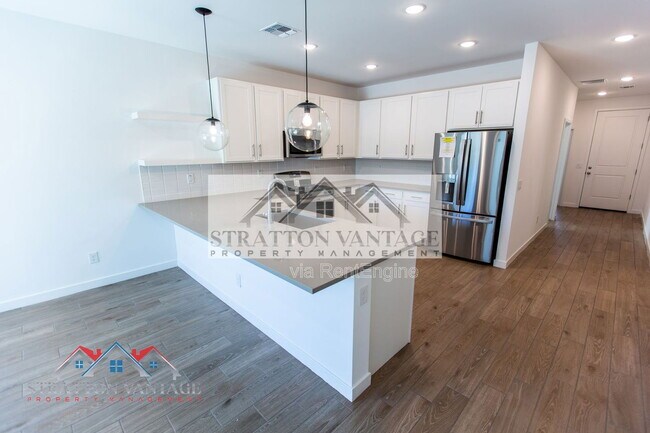 Building Photo - 7439 S 76th Dr