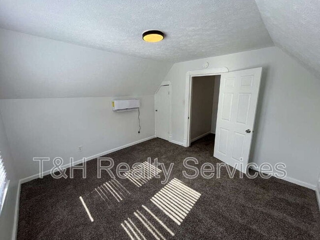 Building Photo - 2114 Webb St