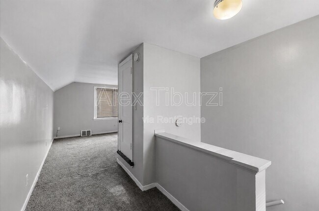 Building Photo - 6301 Lodewyck St