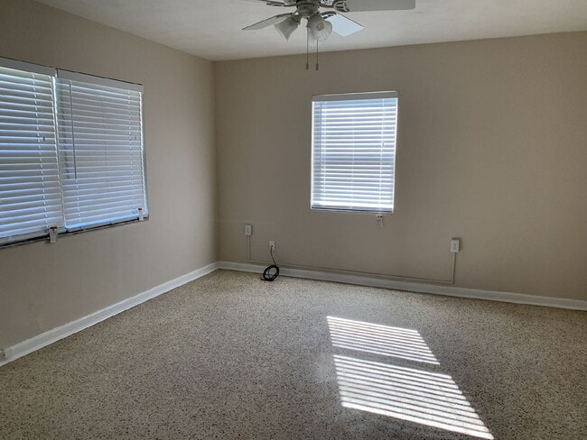 Building Photo - 6002 Lords Ave