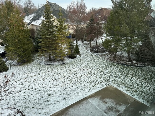 Building Photo - 8047 Laurel Park Ln