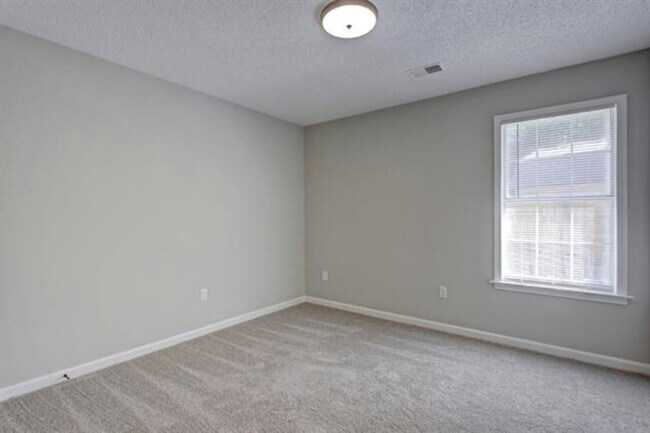 Building Photo - 6479 Stone Lake Dr