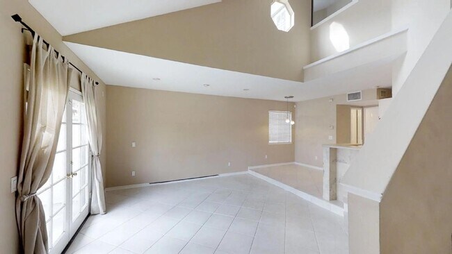 Building Photo - 932 W Arrow Hwy
