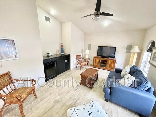 Building Photo - 9 Medalist Way