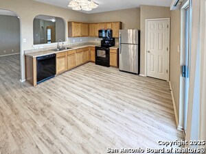 Building Photo - 312 Hummingbird Dr