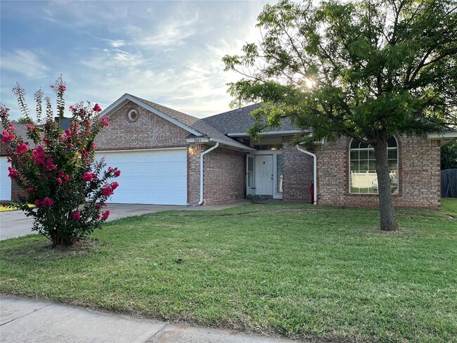 Building Photo - 2045 Rising Hill Dr