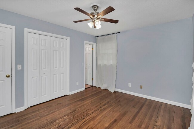 Building Photo - Newly Updated 3 Bedroom Home with Spacious...