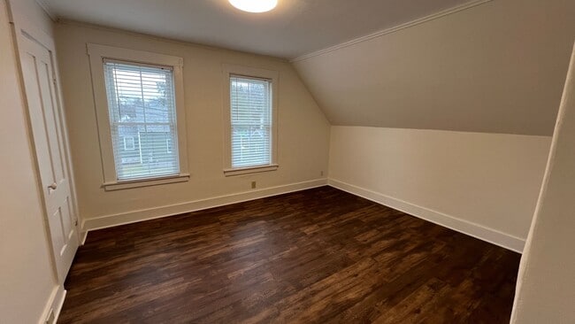 Building Photo - 10 Horne St