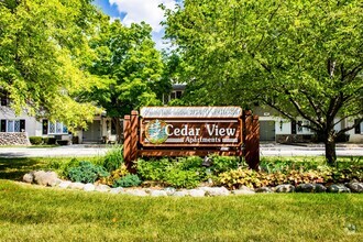 Building Photo - 2 Bedroom/1.5 Bathroom Upper available at ...