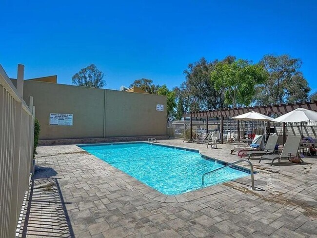 Building Photo - ***Move In Special** Allure Condo in Serra Mesa 2 Bedroom