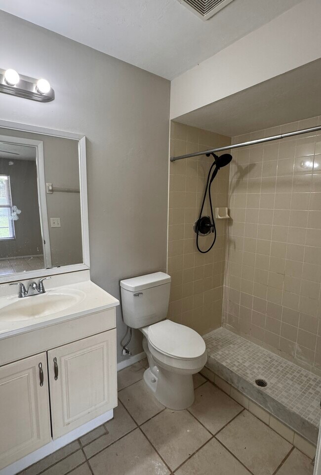 Building Photo - 4111 SW 7th Pl