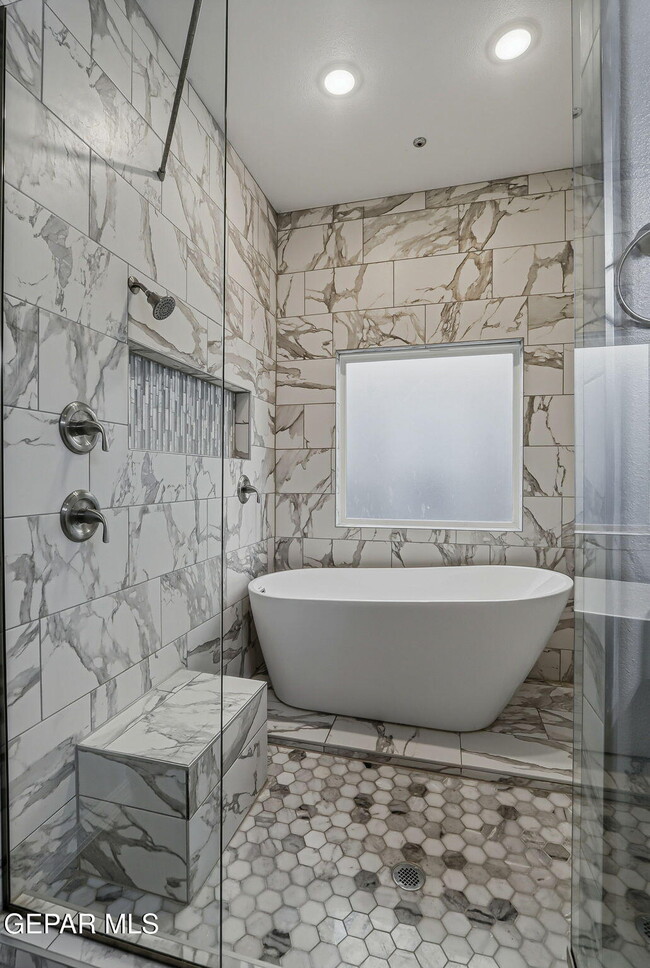 Building Photo - 15033 Imagine Dr