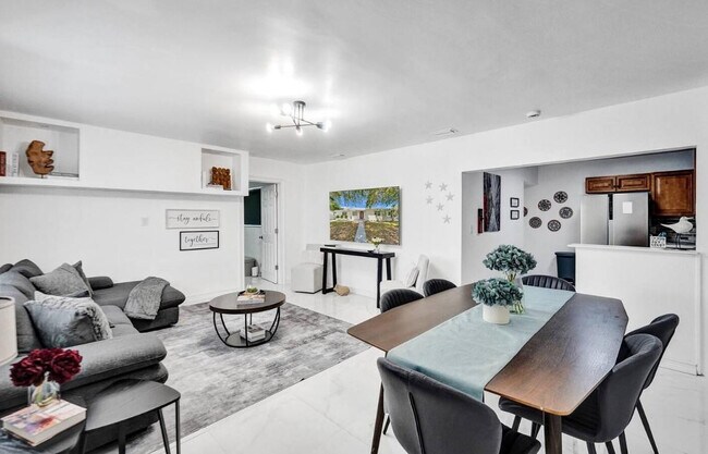 Building Photo - 2001 Washington St