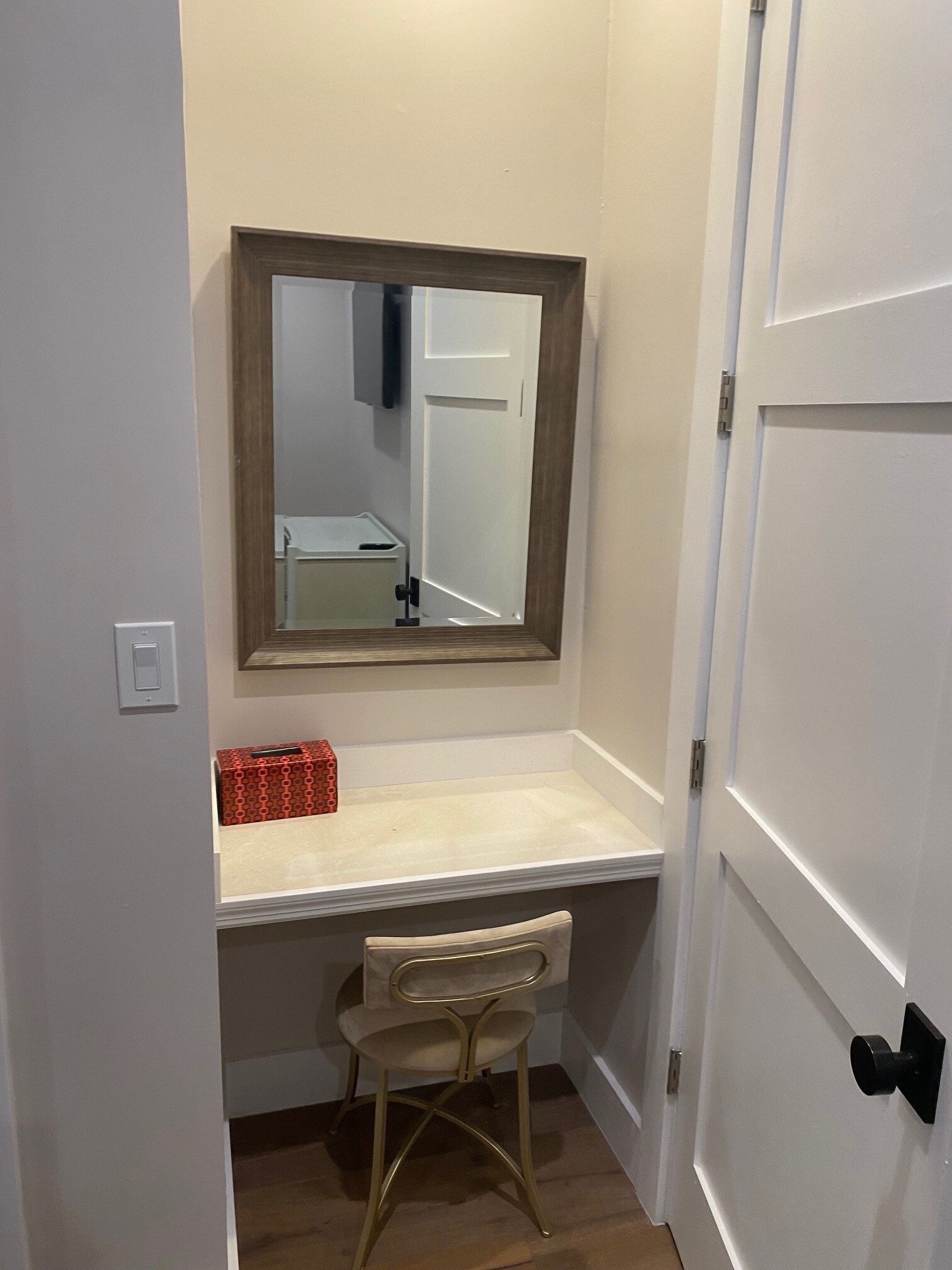 Make up counter in bedroom - 1102 Pearl St