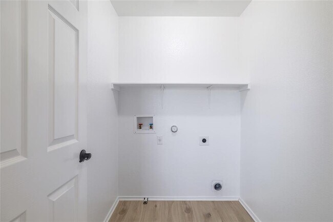 Building Photo - 315 Settlers Home Dr