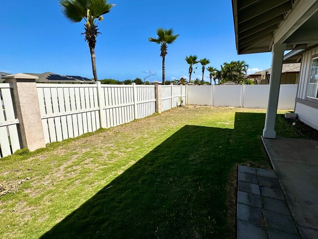 Building Photo - Vaulted Ceilings, Solar Panels & Peace & Q...