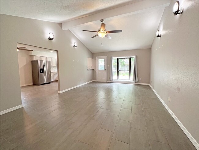 Building Photo - 6210 Creekside Ln