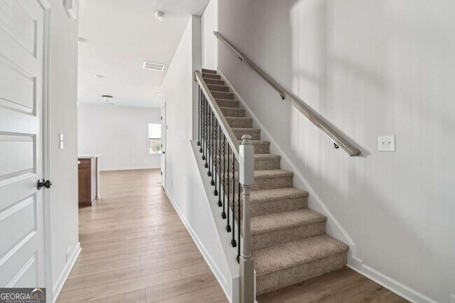 Building Photo - 708 Shetland Trl