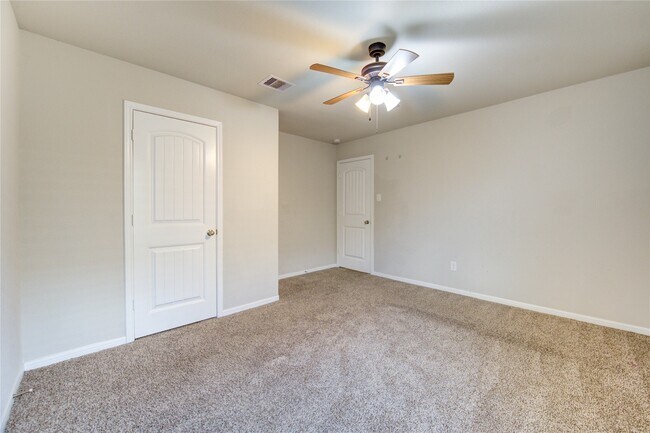 Building Photo - 3027 Dripping Springs Ct