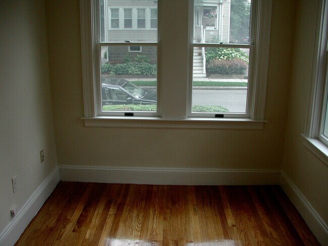 Sunroom - 13 Higgins St