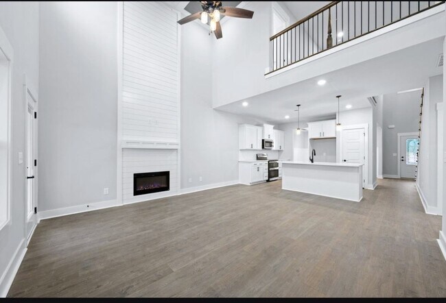 Building Photo - 955 Alton Dr