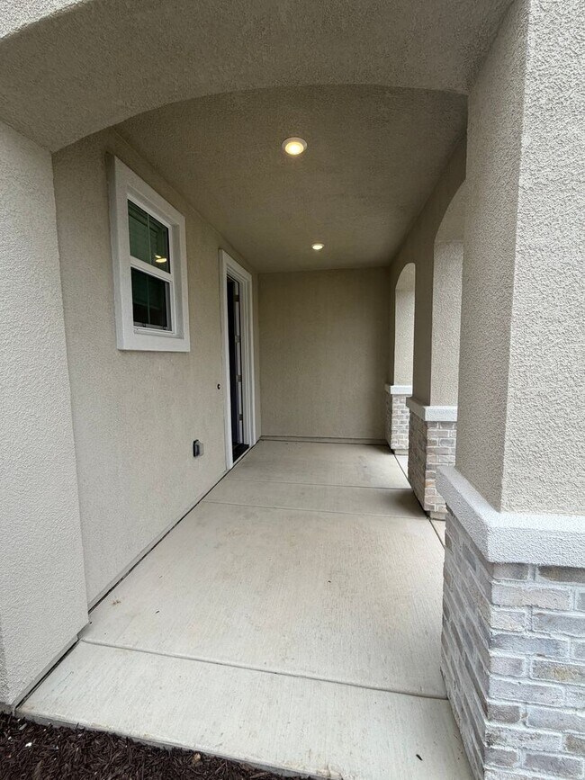 Building Photo - 3 Bedroom | 2.5 Bathroom | New two-story home in Elk Grove