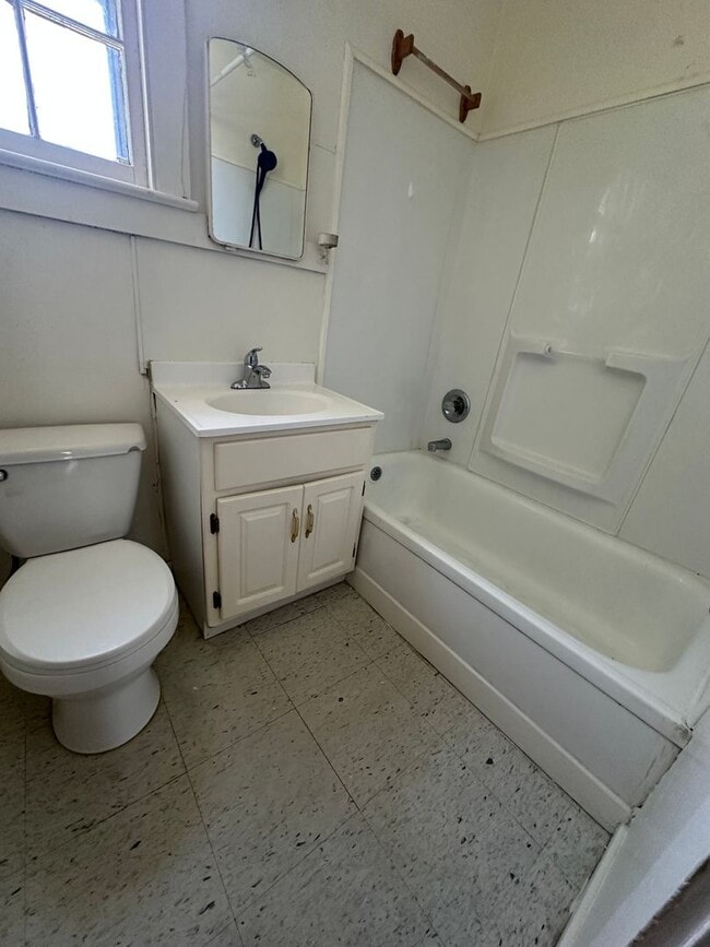Building Photo - 15 Riley Manor Cir