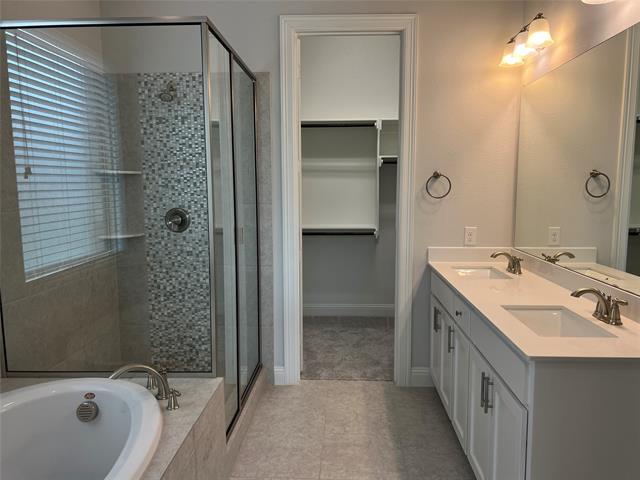 Building Photo - 3560 Sevilla Dr