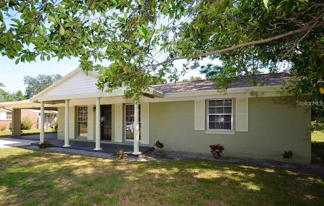 Building Photo - 615 Sarita St