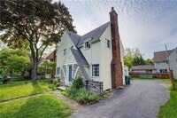 Building Photo - 266 Avalon Dr